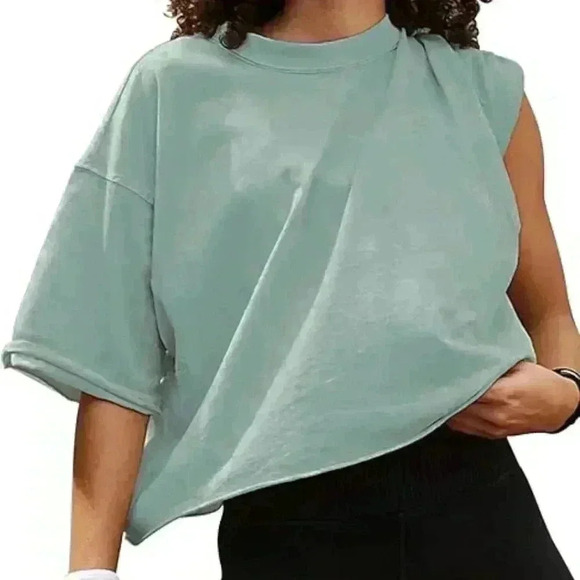Tops - NWT: Women's Croptop - Size small